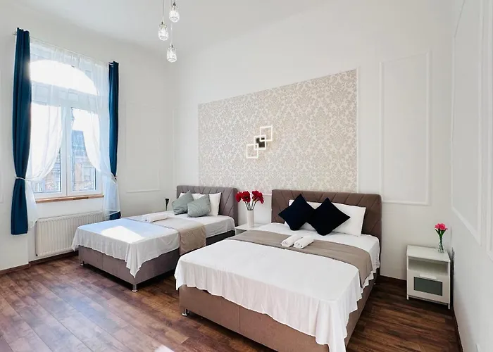 Jozsef 28 Apartment - 5 Mins To New York Cafe